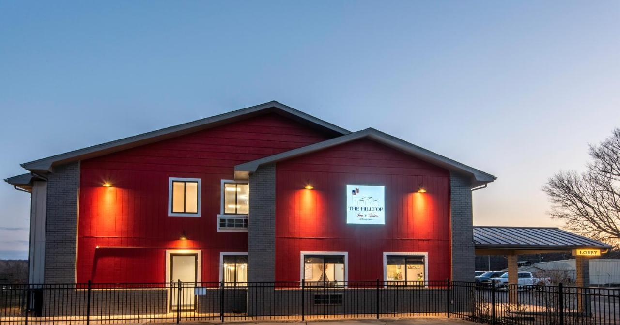 Grove Hilltop Inn & Suites מראה חיצוני תמונה